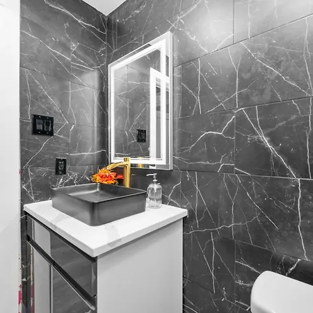 Modern 2Br City Center Getaway With Free Park Houston Exterior foto