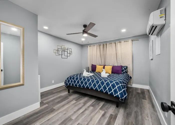 Modern 2Br City Center Getaway With Free Park