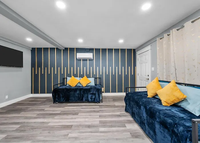 Modern 2Br City Center Getaway With Free Park